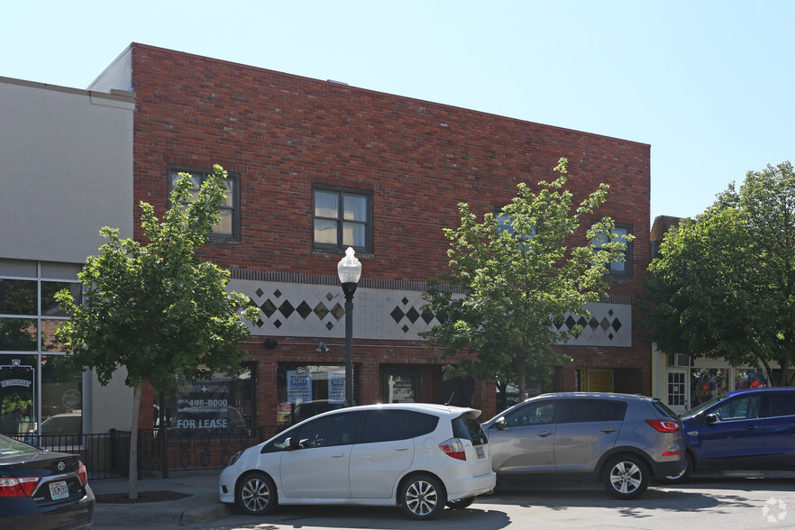 1012 Massachusetts St, Lawrence, KS for sale - Primary Photo - Image 1 of 1