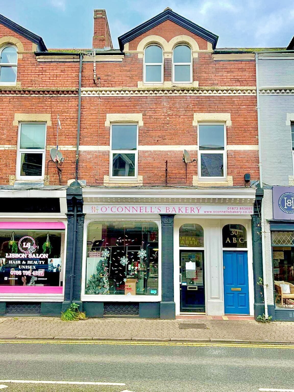 30 Frogmore St, Abergavenny to rent Primary Photo- Image 1 of 2