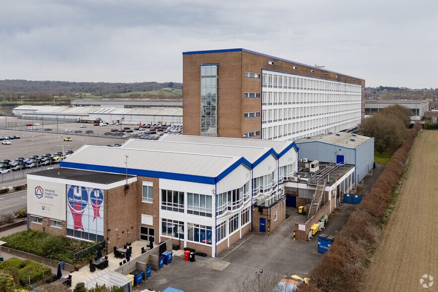 Garsington Rd, Oxford to rent - Building Photo - Image 2 of 11