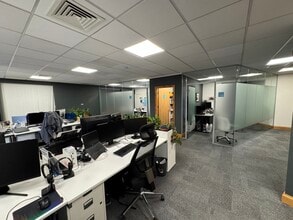 Danehill, Reading to rent Interior Photo- Image 2 of 12