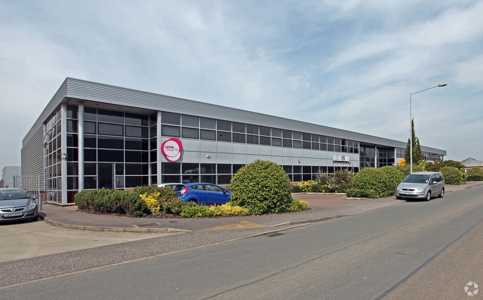 686689 Stirling Rd, Slough, SL1 4ST Industrial for Lease UK