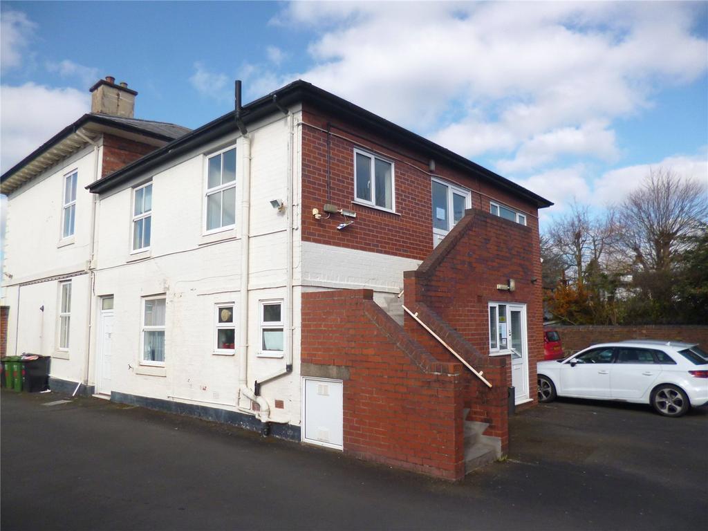 184 Franche Rd, Kidderminster to rent Building Photo- Image 1 of 23