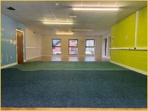 2 Common Rd, Huddersfield to rent Interior Photo- Image 2 of 2