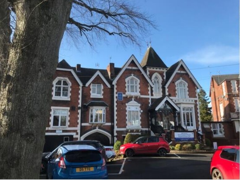 53 Newbridge Cres, Wolverhampton for sale - Primary Photo - Image 1 of 1