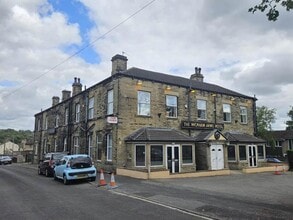 15 St. Peg Ln, Cleckheaton to rent Building Photo- Image 1 of 3