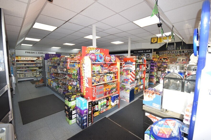 Yarlside Rd, Barrow In Furness for sale - Interior Photo - Image 1 of 1