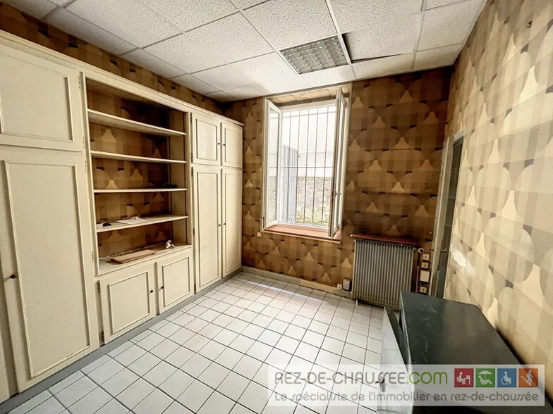 Build-to-Rent in Paris for sale - Building Photo - Image 3 of 13