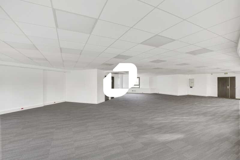 1 Rond Point De L'Europe, La Garenne-Colombes to rent - Interior Photo - Image 3 of 24