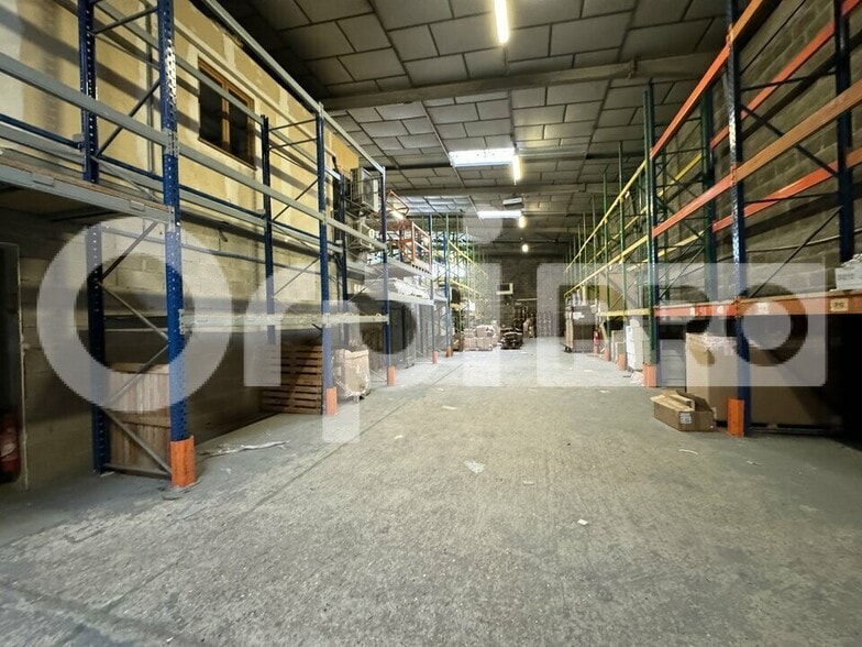 Industrial in Morangis to rent - Interior Photo - Image 3 of 10