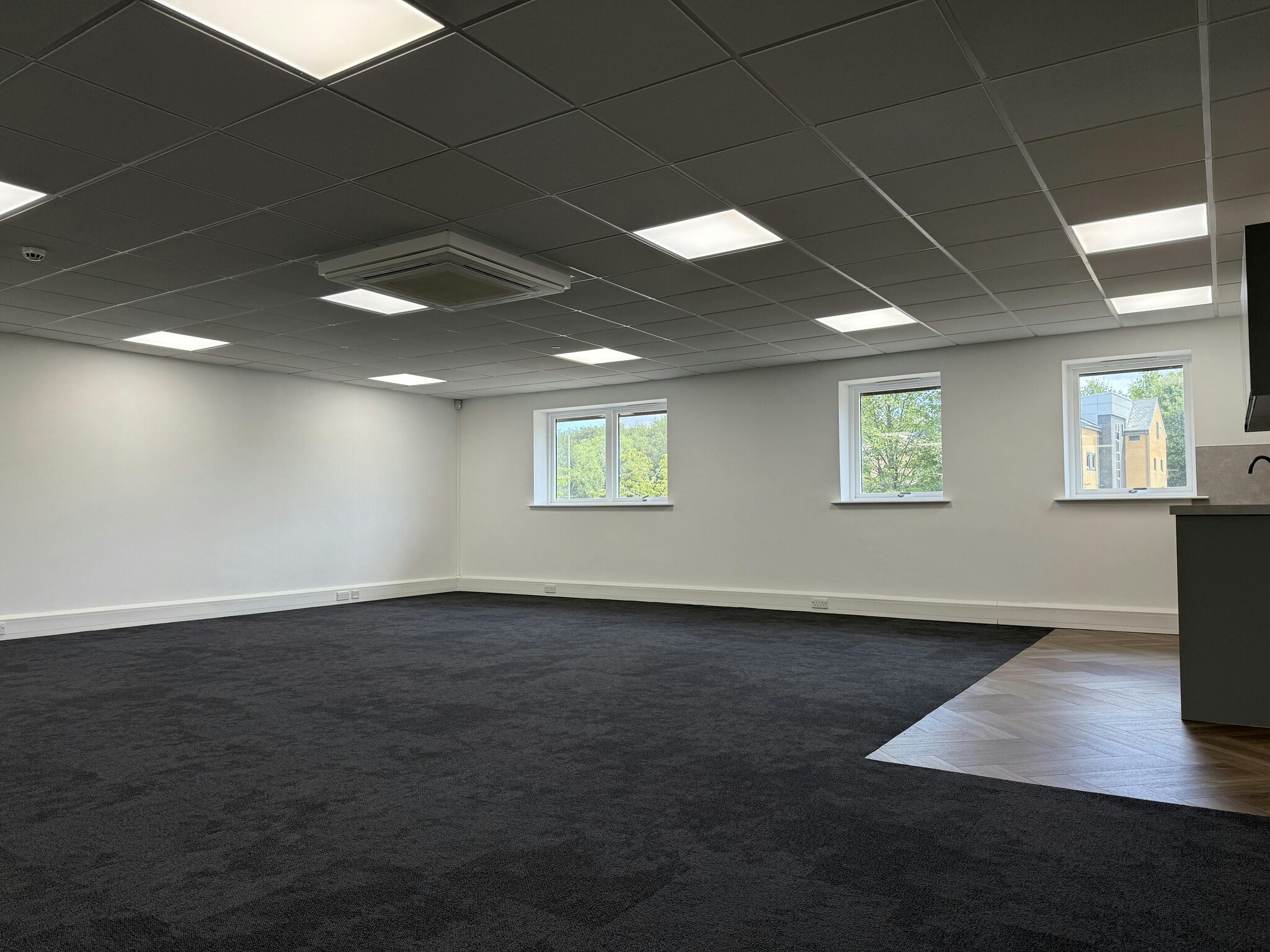 Royds Hall Rd, Leeds to rent Interior Photo- Image 1 of 6