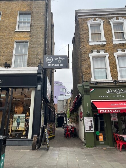 137 Upper St, London for sale - Building Photo - Image 1 of 1