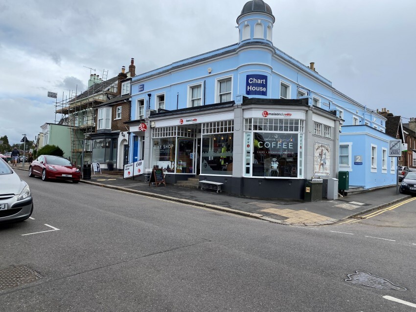 31-33 Lesbourne Rd, Reigate for rent Primary Photo- Image 1 of 8