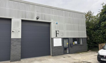 Three Michaels Yard, Carterton to rent Interior Photo- Image 1 of 3