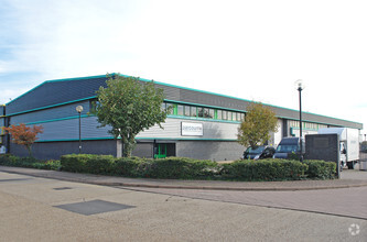 Thames Vw, Rainham for rent Primary Photo- Image 1 of 5