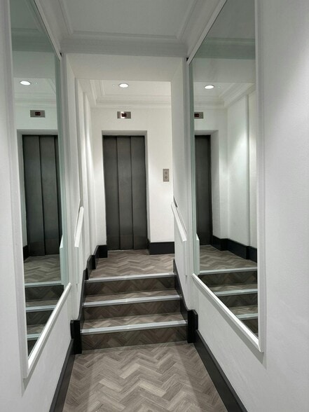 54 Conduit St, London to rent - Building Photo - Image 2 of 6