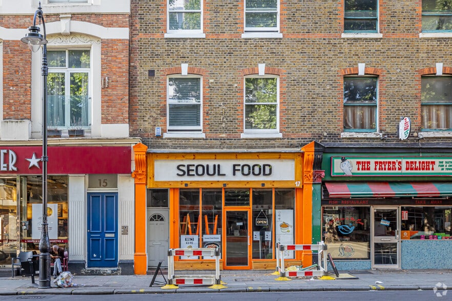 17 Theobalds Rd, London to rent - Building Photo - Image 3 of 4