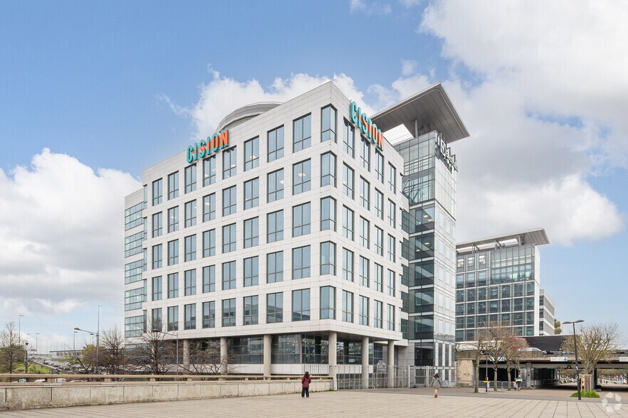 10 Avenue Du Stade De France, Saint-Denis to rent - Primary Photo - Image 1 of 3
