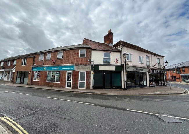 More details for 4 Eling Ln, Totton - Retail to Rent