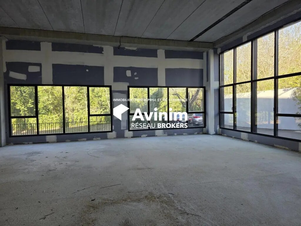 Vente Bureaux 122 m² à 182 m² - Photo 1