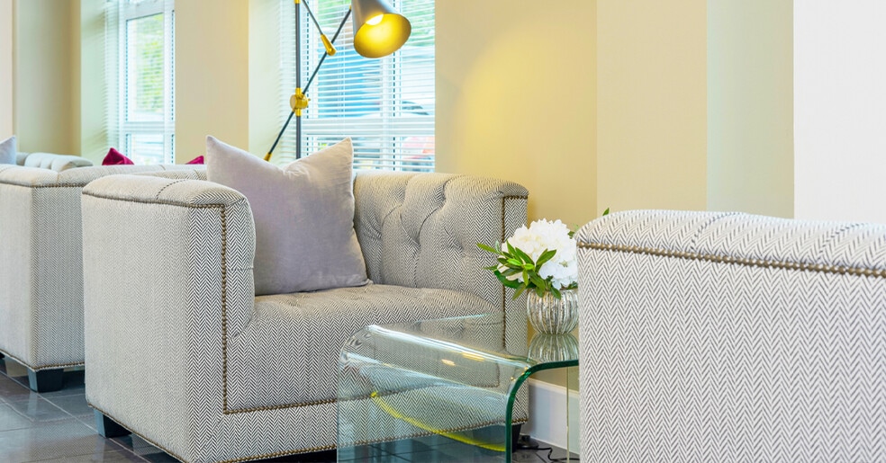 Holyrod Clos, Poole to rent - Interior Photo - Image 3 of 7