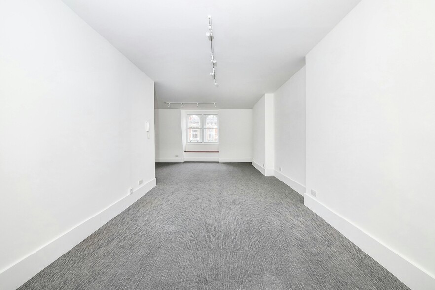 4 Princes St, London to rent - Interior Photo - Image 2 of 15