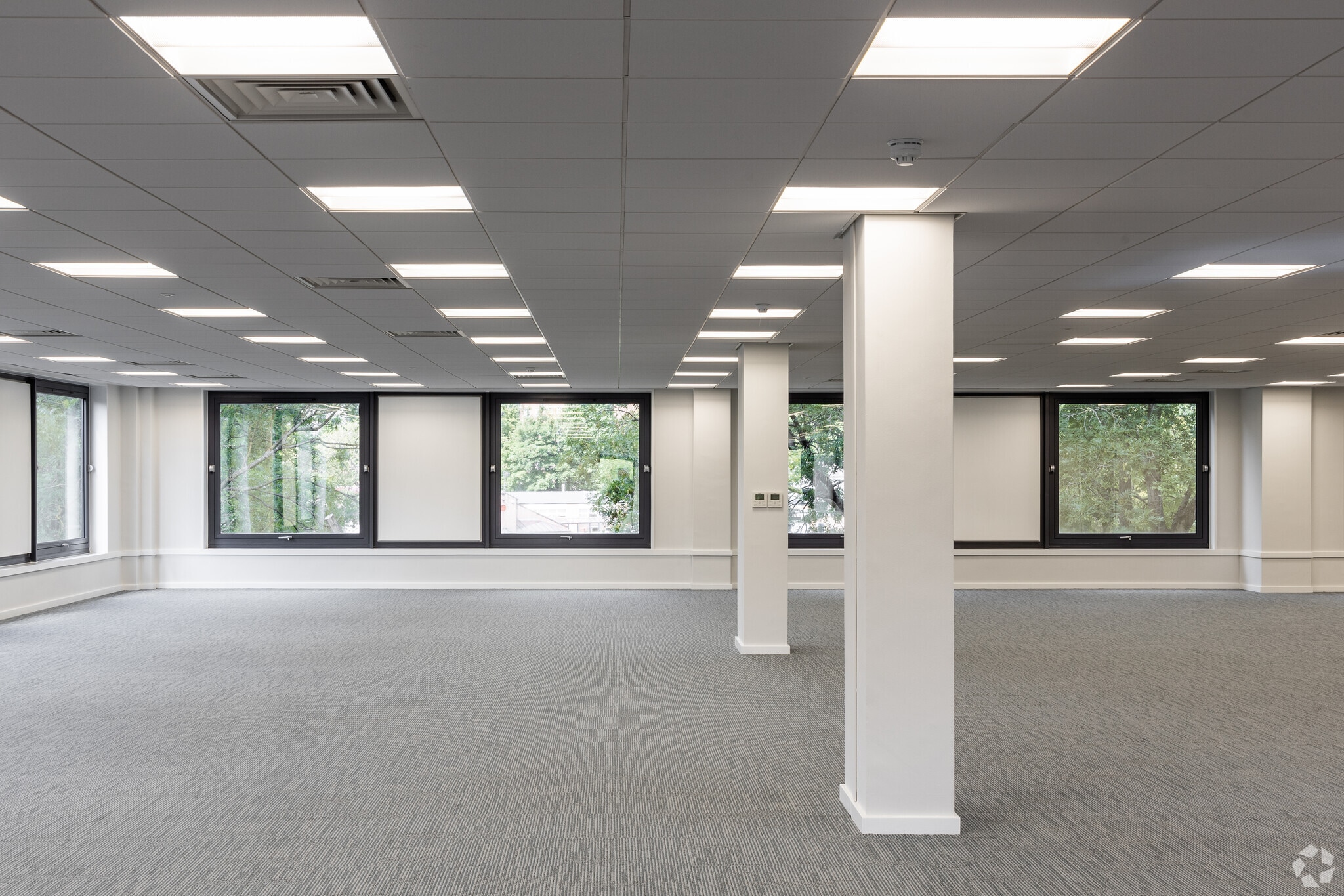 65-71 London Rd, Redhill to rent Interior Photo- Image 1 of 9