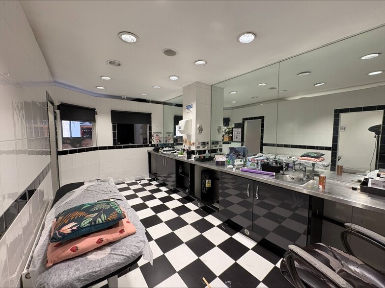 24 St James's St, Nottingham to rent - Interior Photo - Image 3 of 5