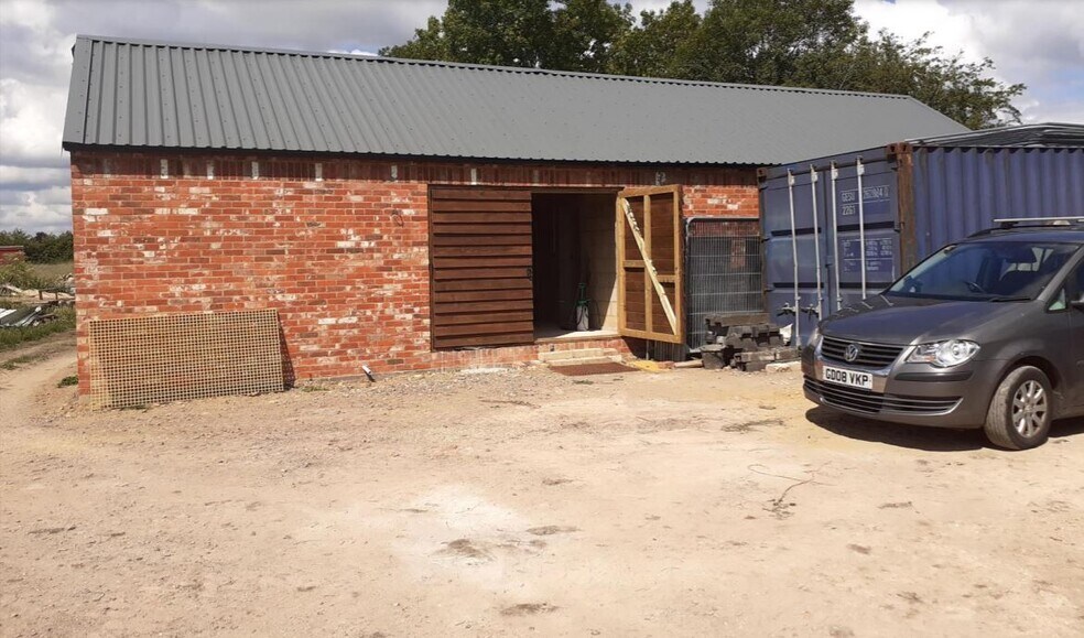 Poplar Tree Ln, Southwick for sale - Building Photo - Image 1 of 1