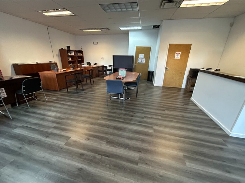 6 Bergen St, Hackensack, NJ to rent - Interior Photo - Image 2 of 6