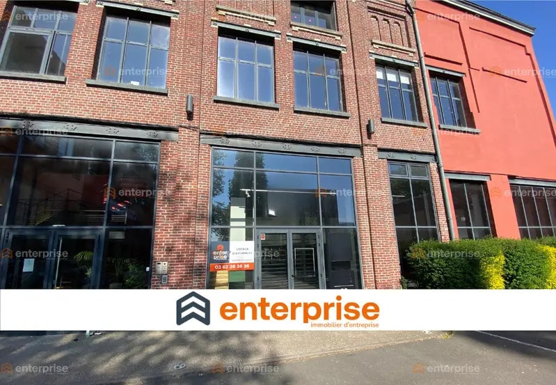 Location Commerce 742 m² - Photo 1