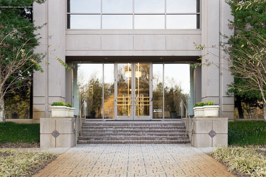 500 Colonial Center Pky, Roswell, GA to rent - Building Photo - Image 2 of 11