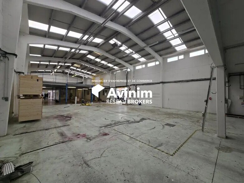Industrial in Argenteuil to rent - Interior Photo - Image 1 of 8