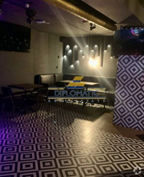 Retail in Madrid, Madrid to rent Interior Photo- Image 1 of 2