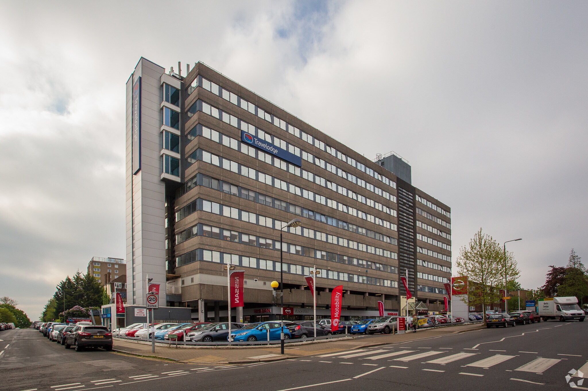 57-63 Croydon Rd, London for sale Primary Photo- Image 1 of 1