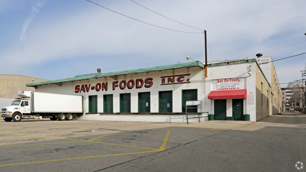 2031 W Michigan St, Milwaukee, WI 53233 UK