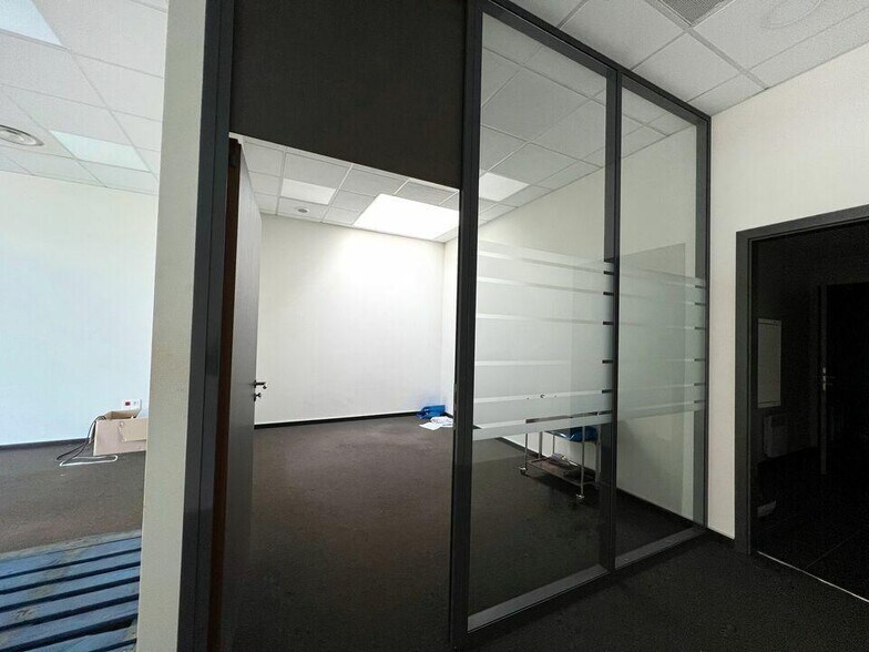 Office in Strasbourg to rent - Building Photo - Image 3 of 10