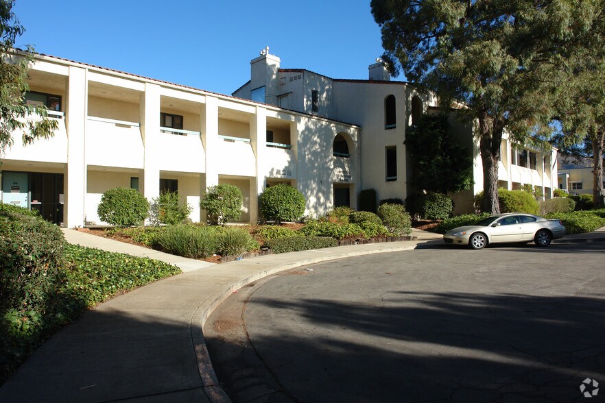 1428 Phillips Ln, San Luis Obispo, CA for rent - Primary Photo - Image 1 of 4