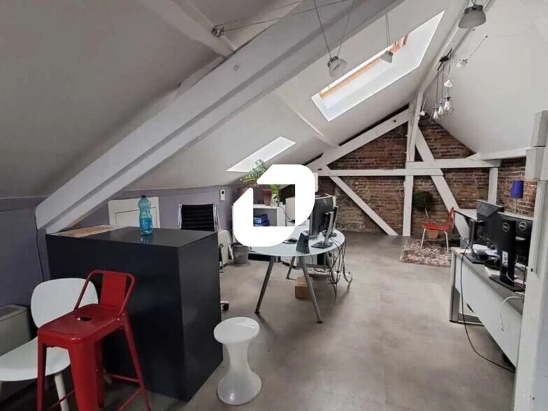 Office in Montrouge to rent - Building Photo - Image 2 of 13