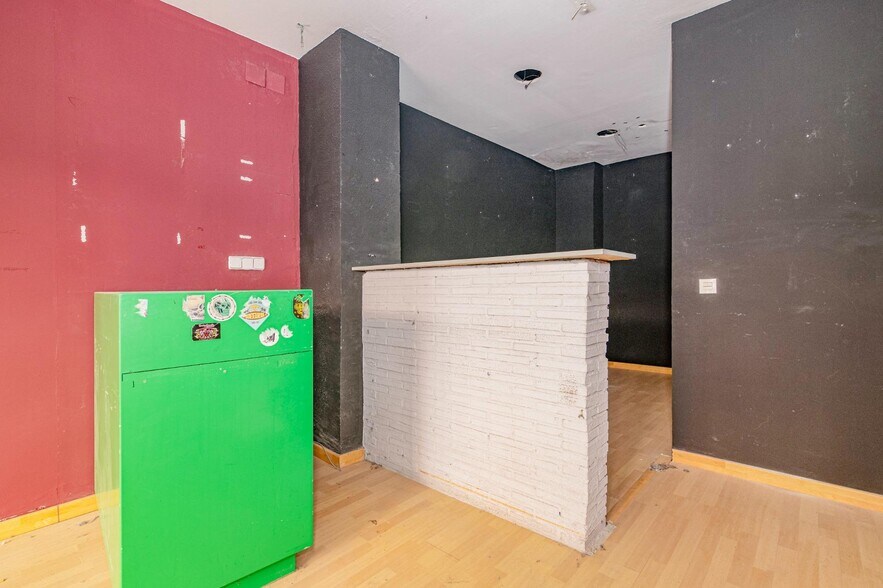 Retail in Granada for sale - Building Photo - Image 3 of 29