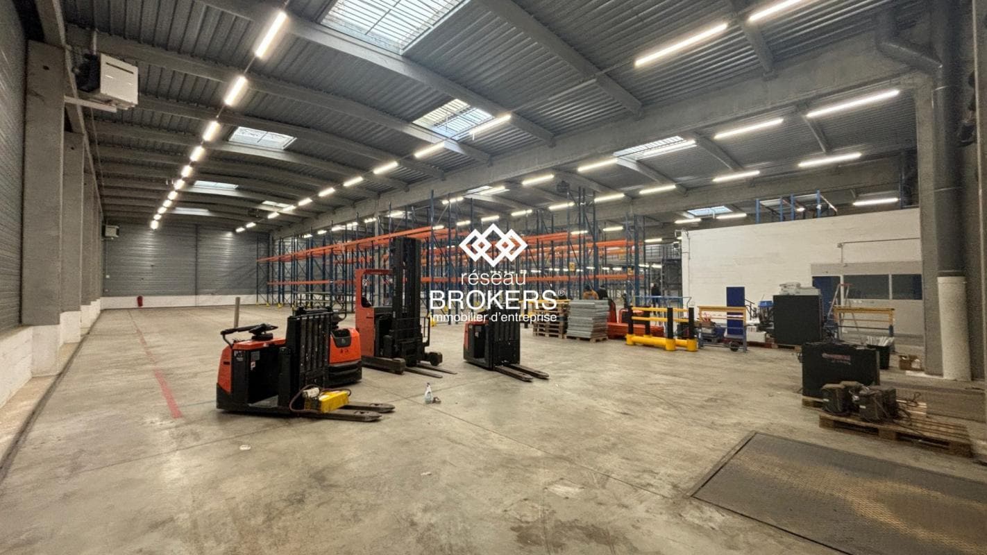Industrial in Lisses to rent Interior Photo- Image 1 of 7