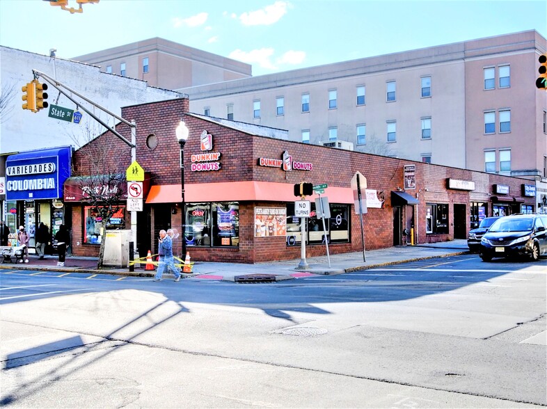 113 Smith St, Perth Amboy, NJ for sale - Primary Photo - Image 1 of 1