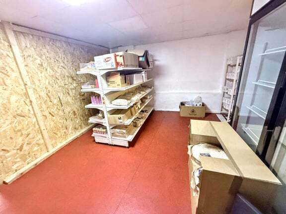 90 Hartington Rd, Stockton On Tees for sale - Interior Photo - Image 3 of 9