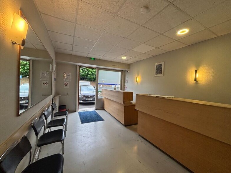 Office in Pantin to rent - Interior Photo - Image 2 of 10