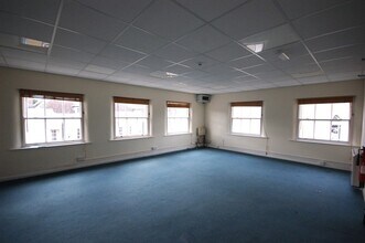 9 High St, Lutterworth for rent Interior Photo- Image 1 of 4