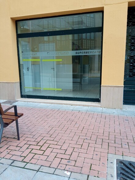 Retail in Onil to rent - Building Photo - Image 2 of 47