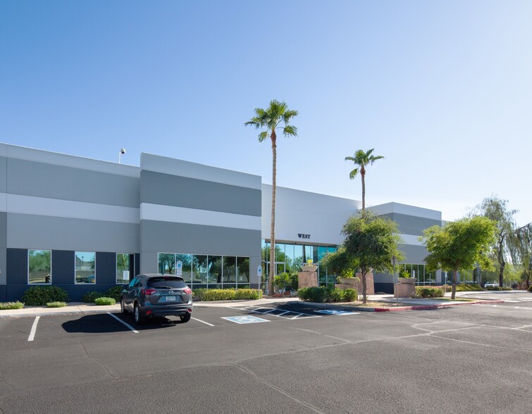 2501 W Grandview Rd, Phoenix, AZ for rent - Building Photo - Image 1 of 6