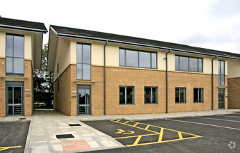 256-257 Capability Green, Luton for rent Primary Photo- Image 1 of 6