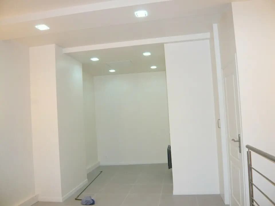 Location Commerce 56 m² - Photo 1