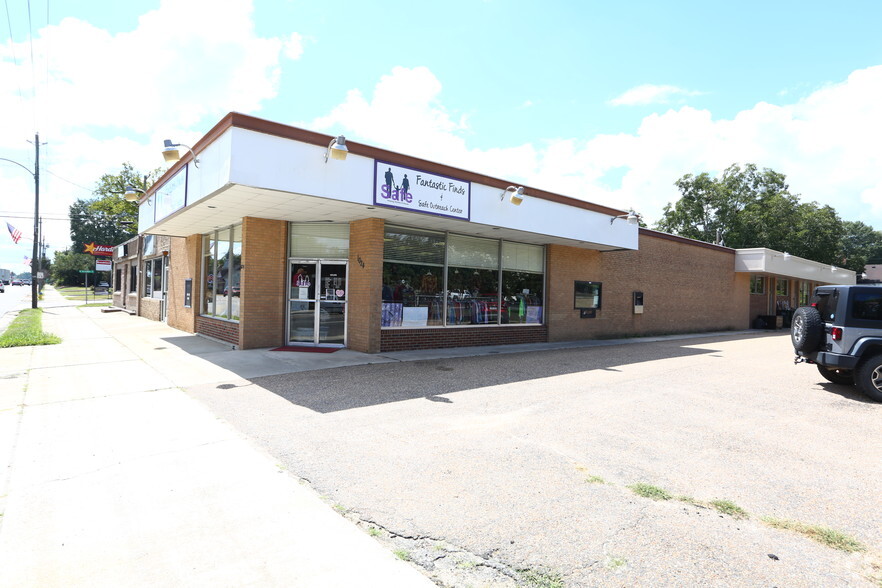 1026 S Main St, Lillington, NC for sale - Building Photo - Image 1 of 1