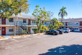 1060 Indian Beach Dr, Sarasota, FL for sale Building Photo- Image 1 of 1